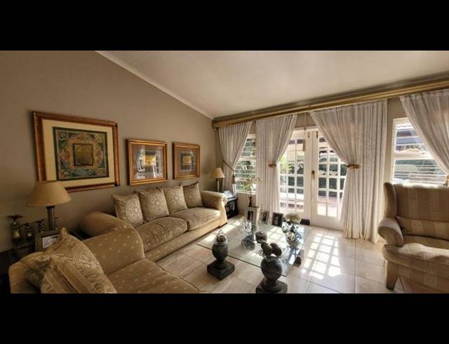 3 BEDROOM TOWNHOUSE FOR SALE IN VANDERBIJLPARK SW 5